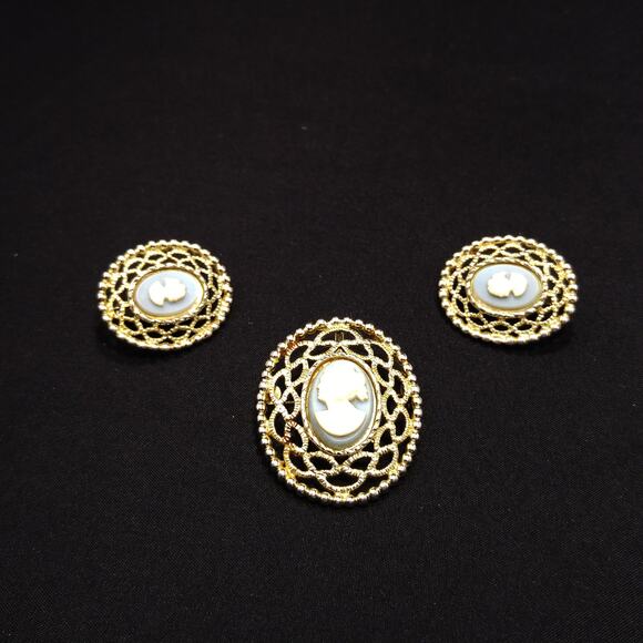 Vintage Sarah Coventry Cameo Brooch Earrings Set, 1970s - Picture 5 of 10